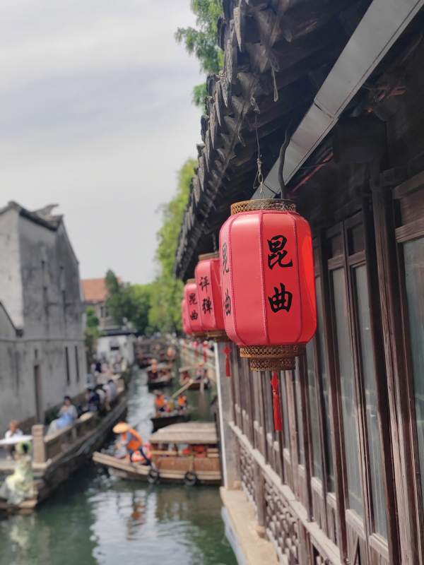江南水乡红灯笼图片
