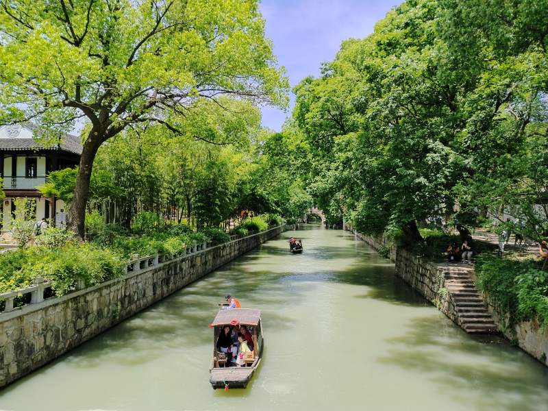 江南水乡游船图图片