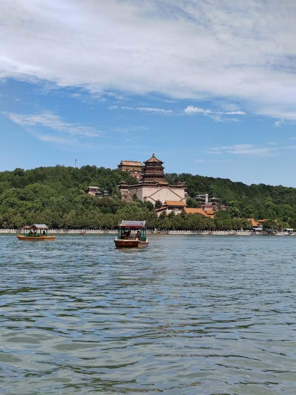 颐和园昆明湖游船图片