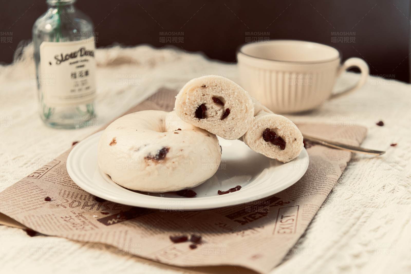 巧克力豆面包配茶图片