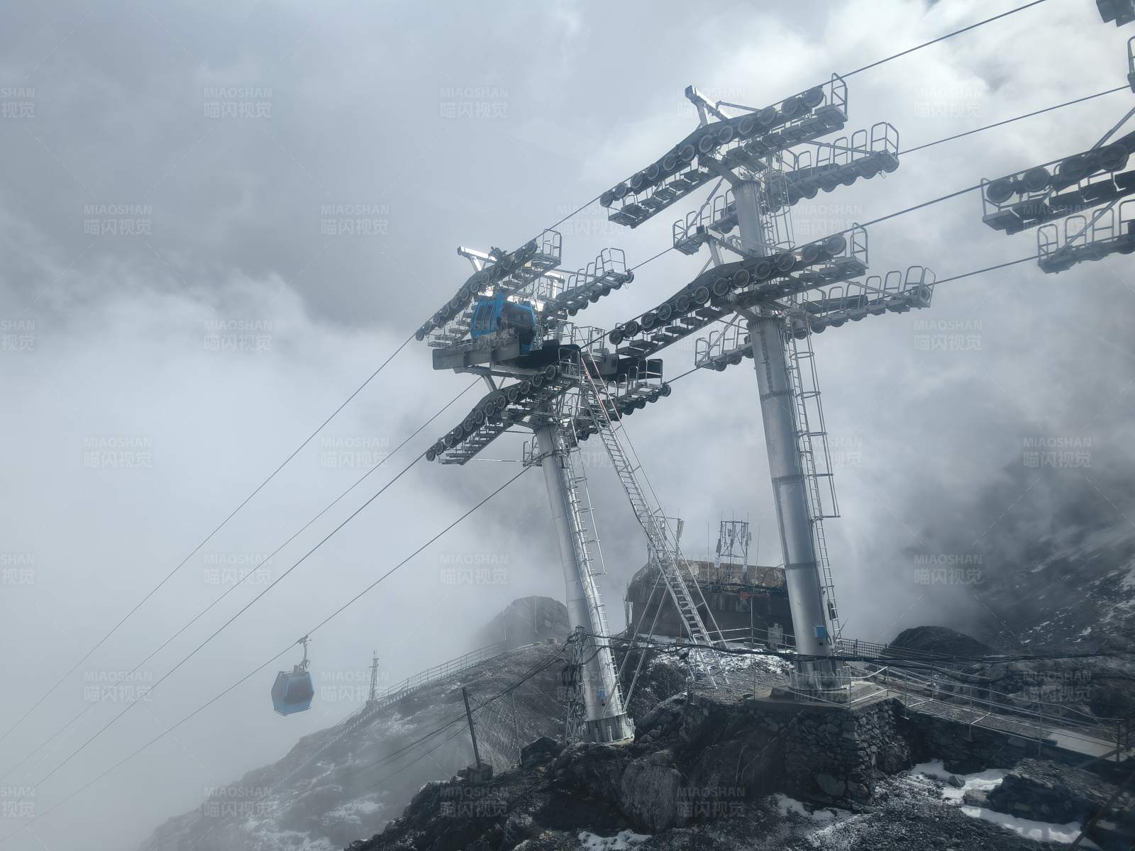 云中缆车图片