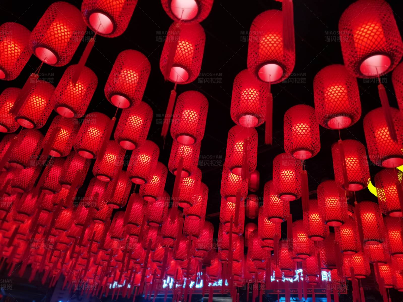 红灯笼的海洋图片