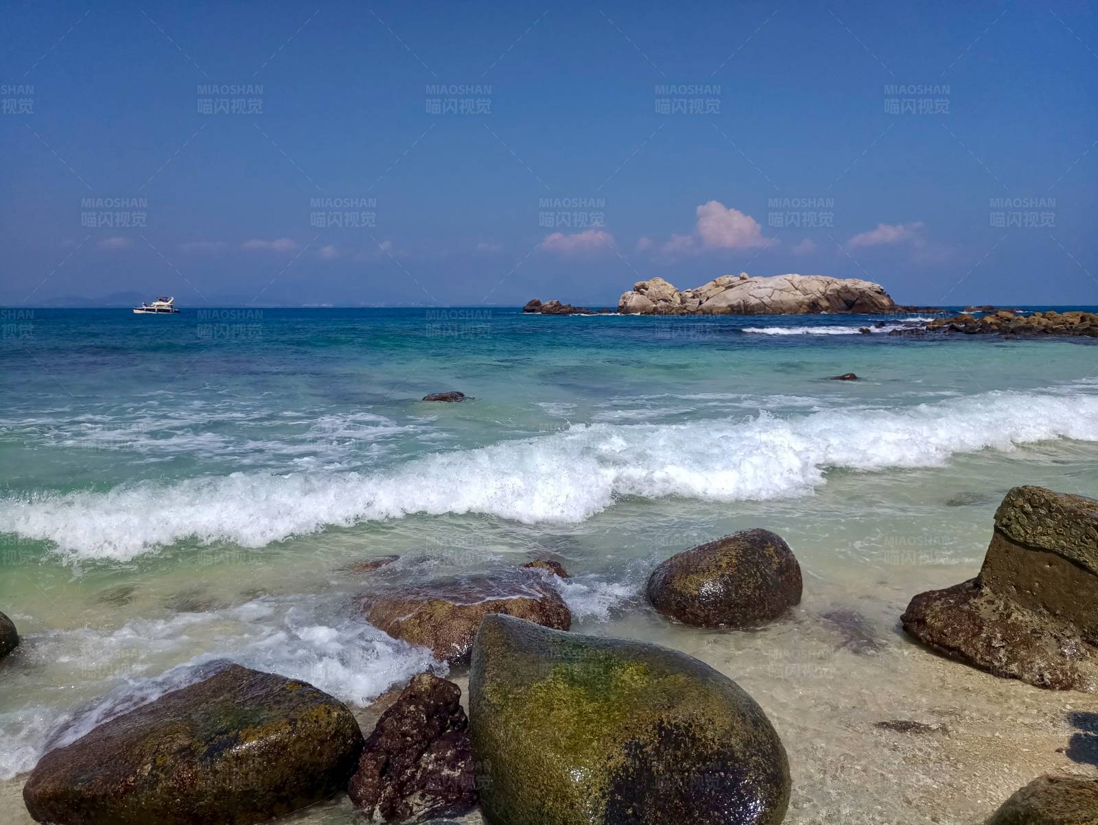 热带海滩岩石景观图片