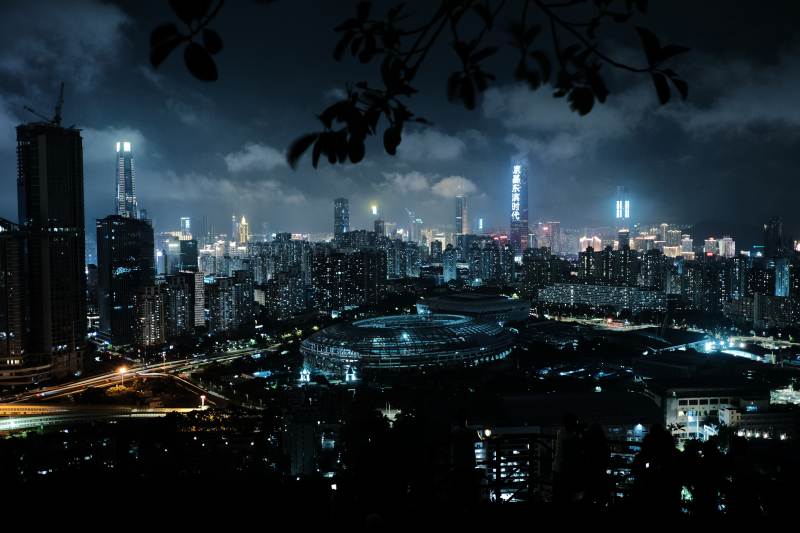 夜幕下的城市天际线-深圳笔架山图片