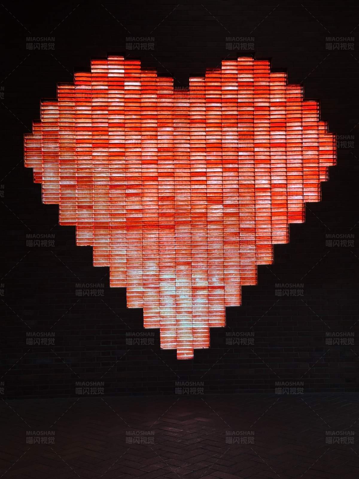 像素化红心玻璃砖图片