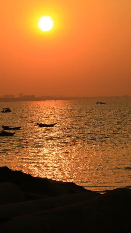 海上夕阳图片