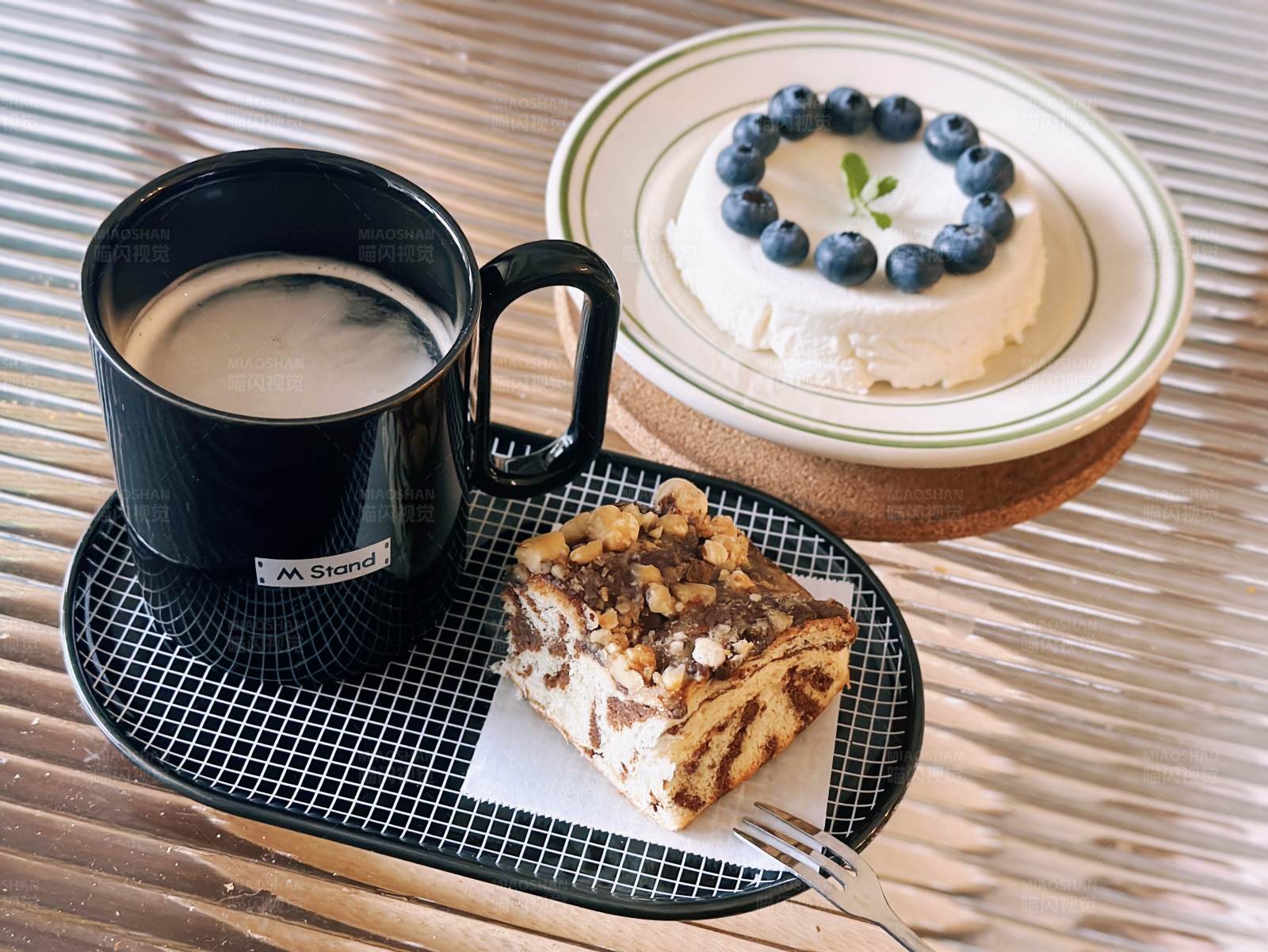 咖啡与甜点的完美搭配图片