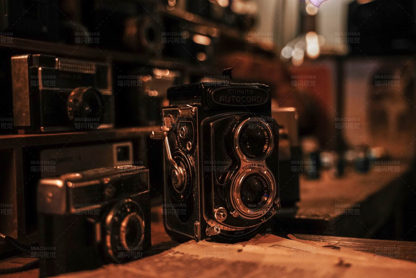 复古相机的静谧时光图片