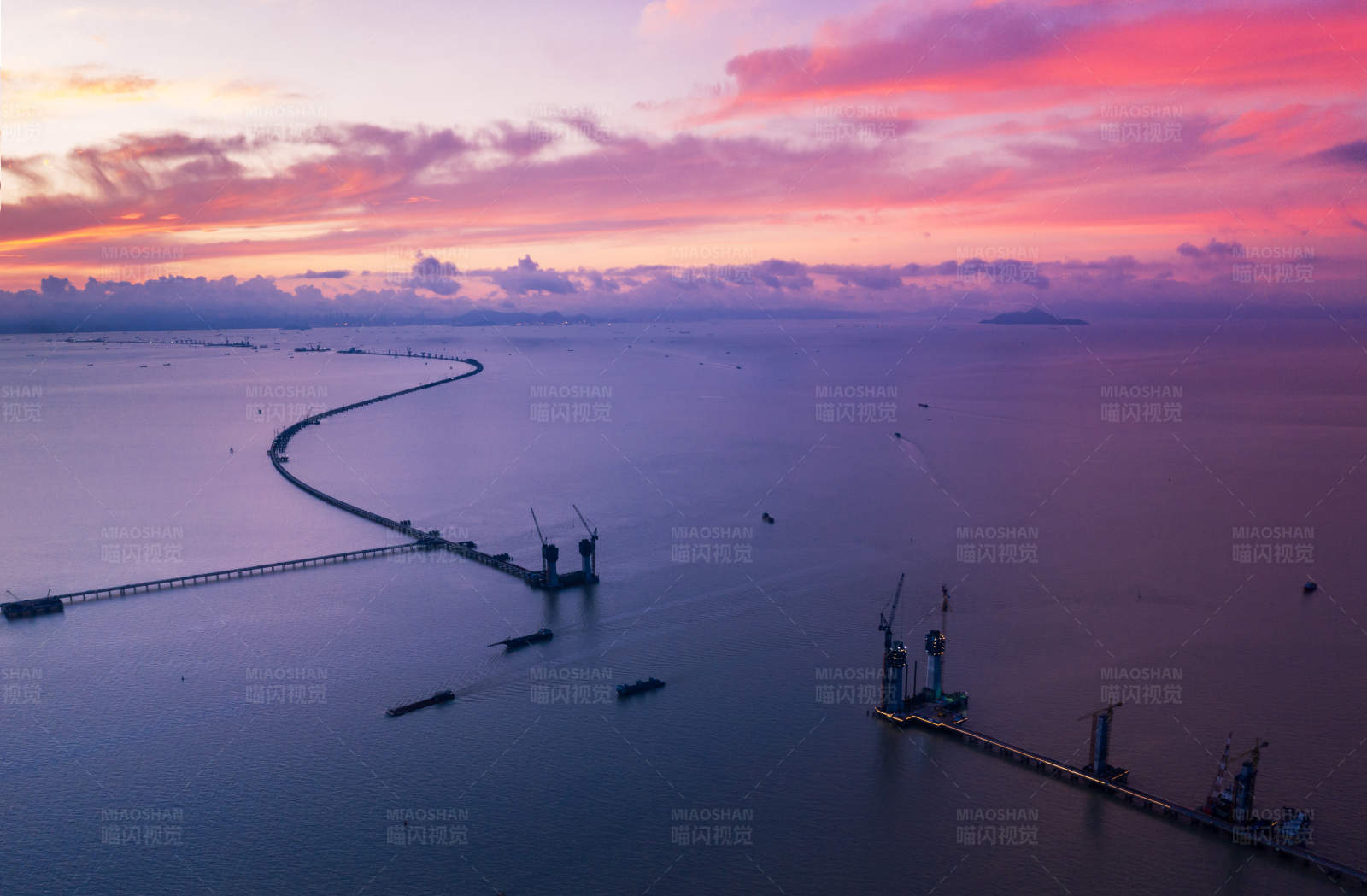 海上日落大桥建设深中通道图片
