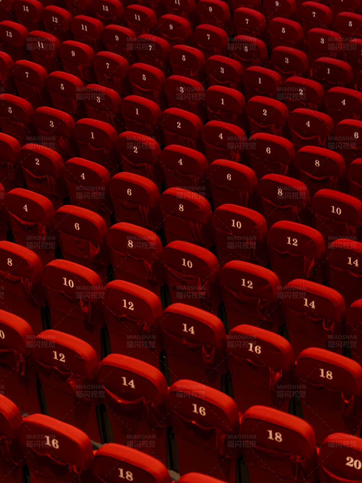红色座椅编号图图片