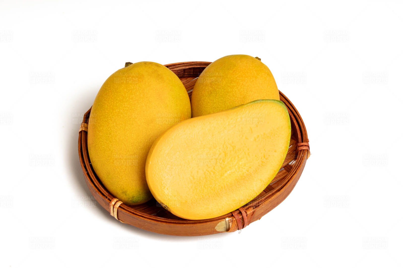 盘中芒果 鲜黄诱人图片