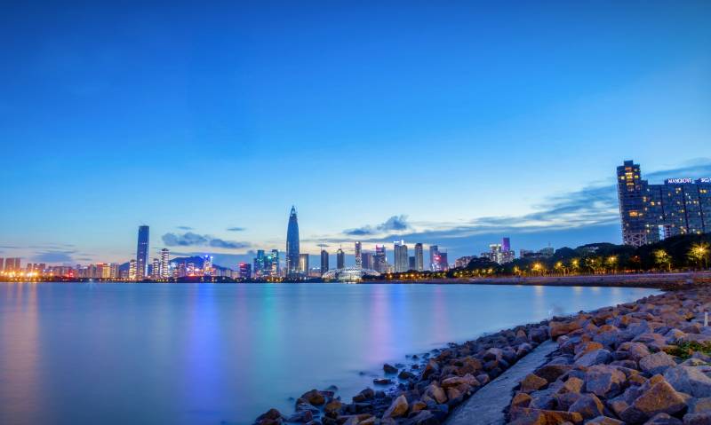 海滨城市的黄昏图片