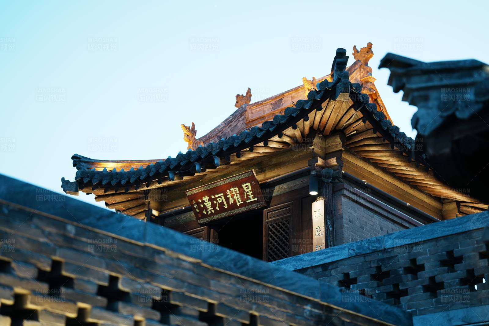 古建筑的屋檐图片