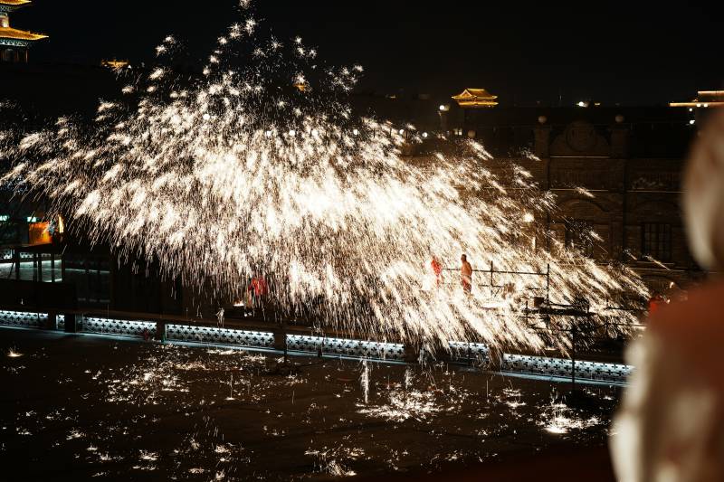 烟花绽放 夜空璀璨图片
