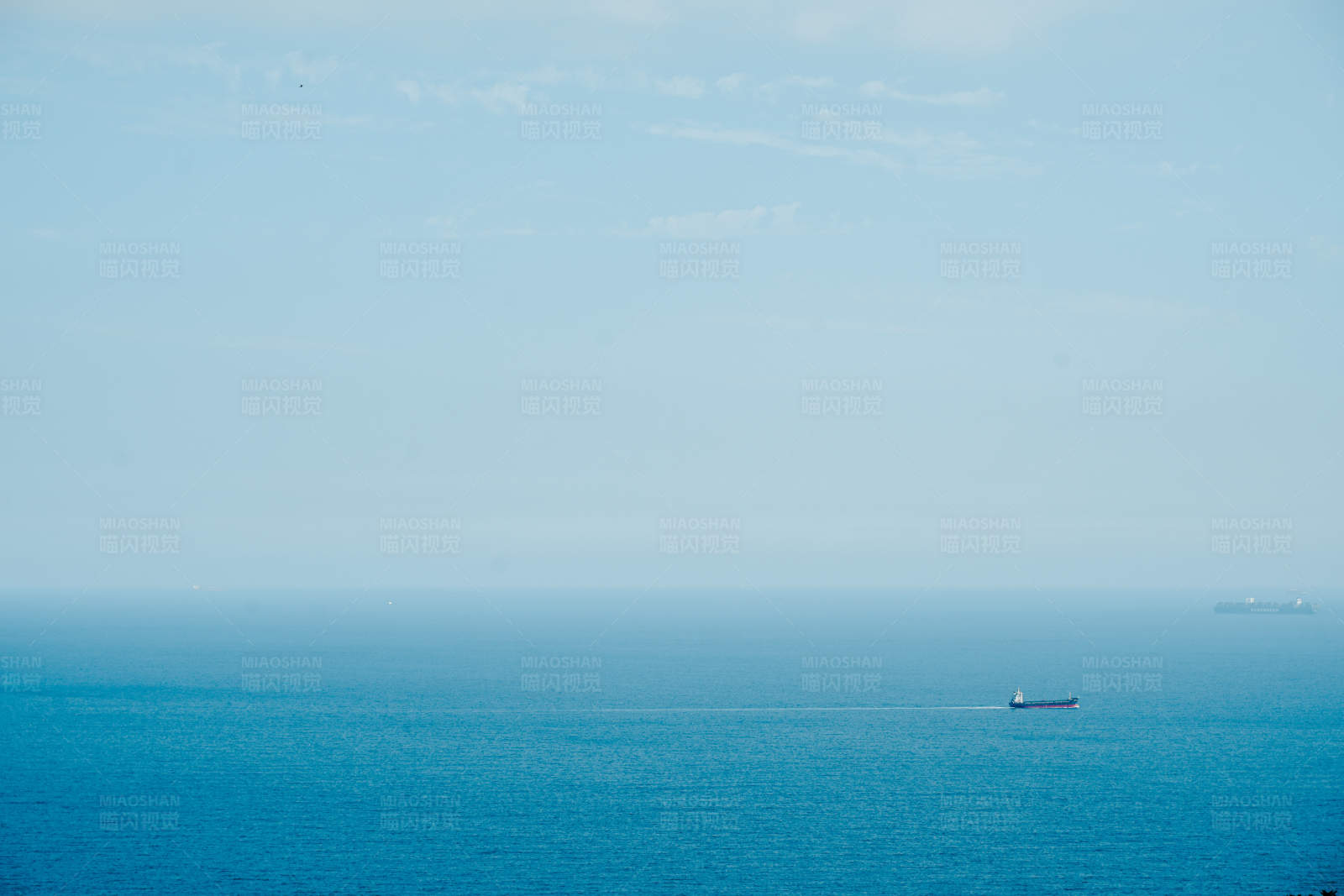 孤舟远航海天间图片