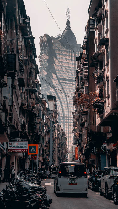 繁华都市中的窄巷图片