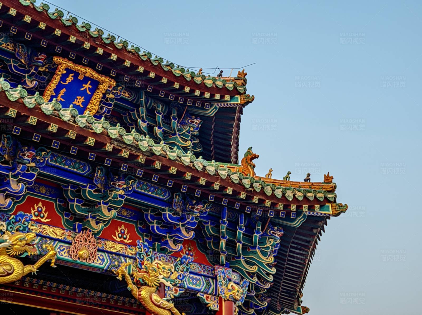 故宫角楼的华丽屋檐图片