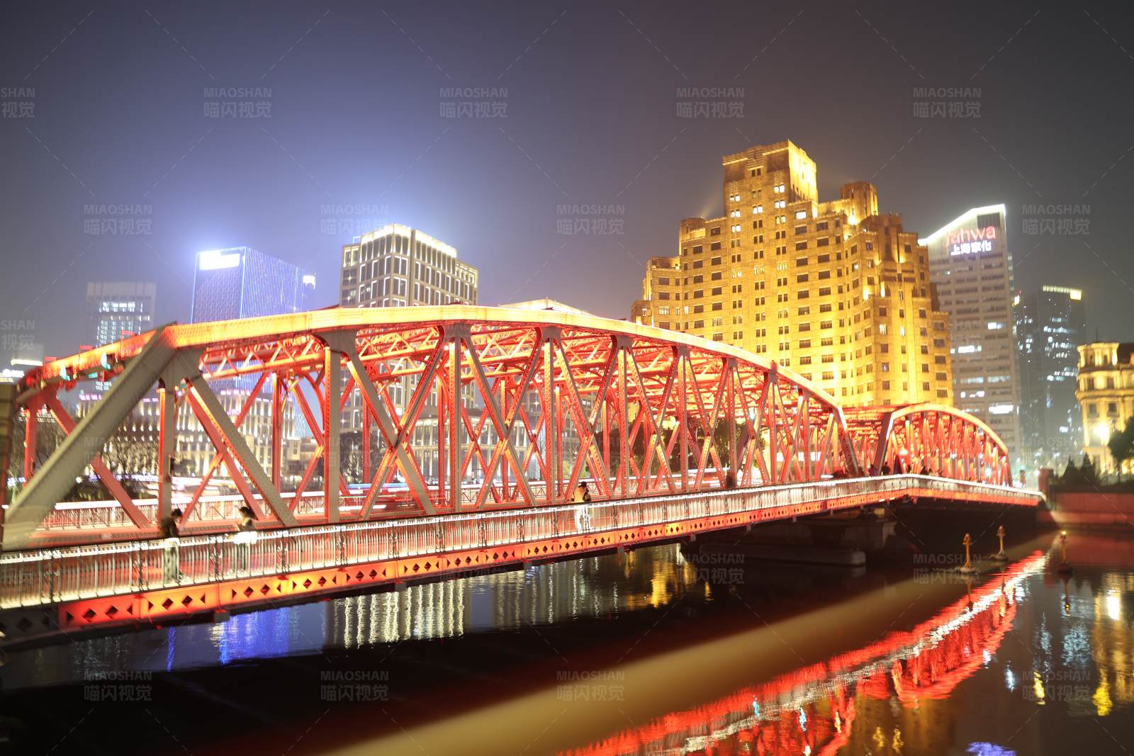 外白渡桥夜景图片