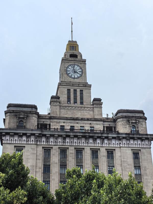 历史悠久的钟楼建筑图片