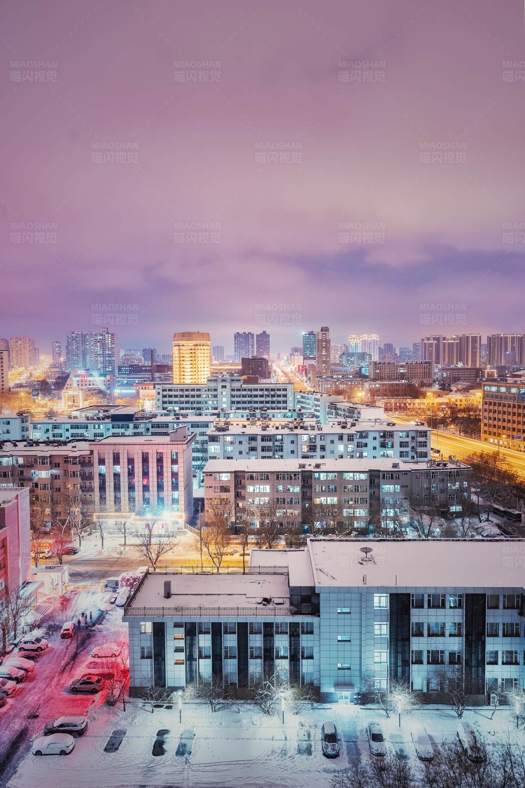 冬日城市夜景图片