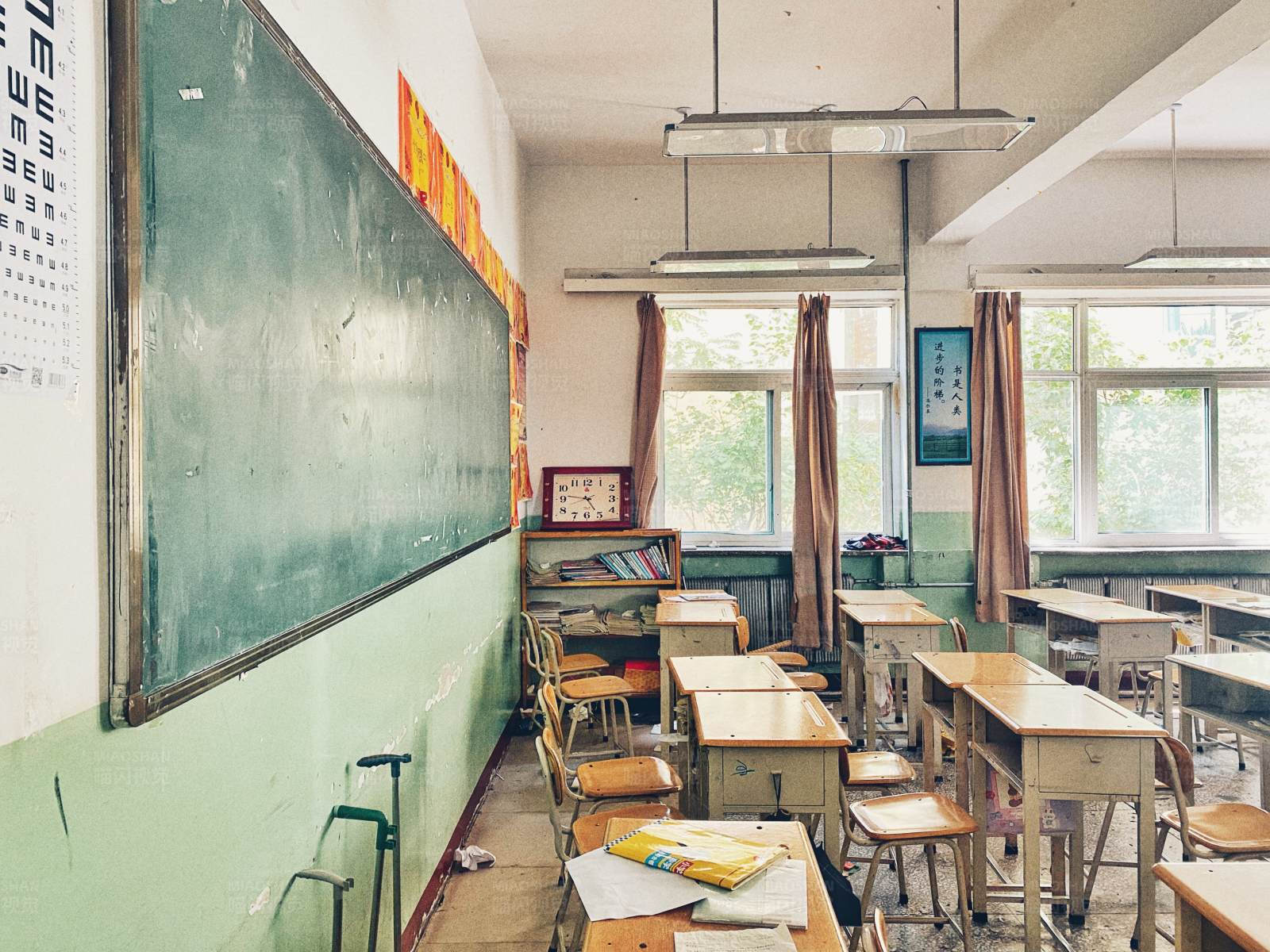 空教室图片
