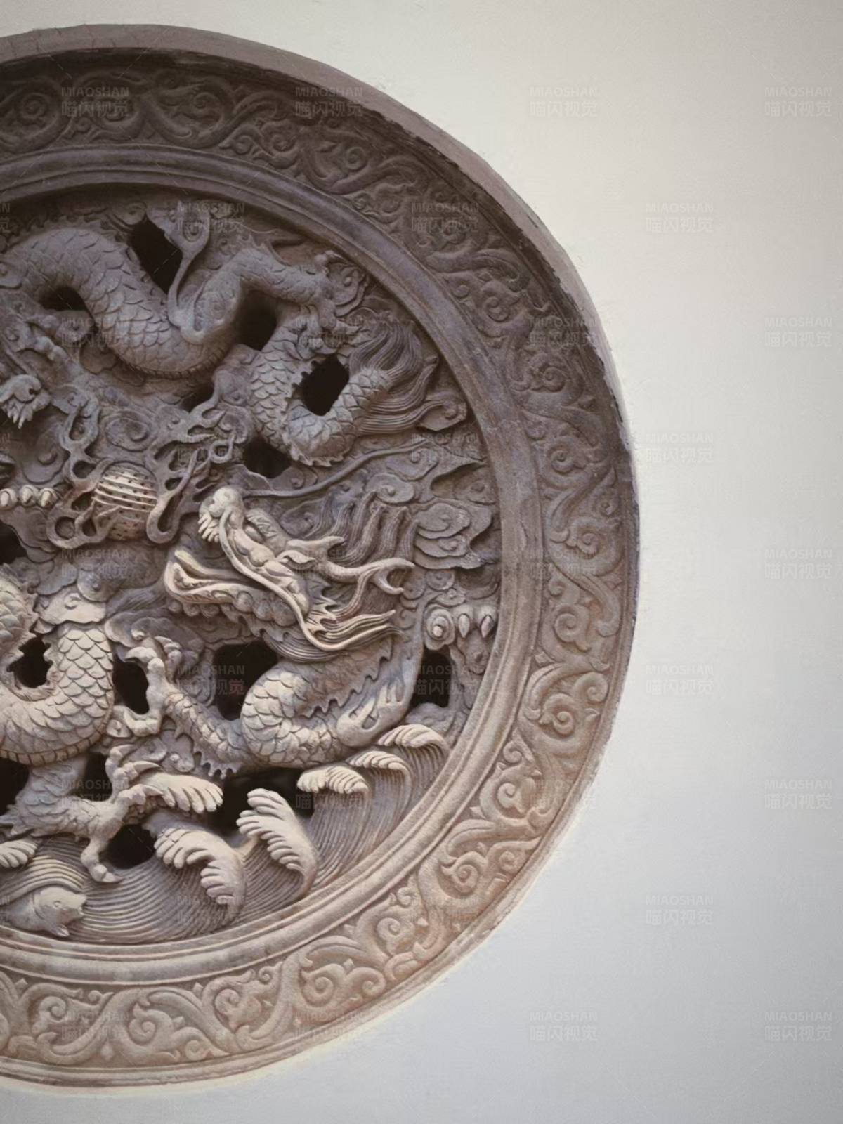 石雕龙纹圆盘图片