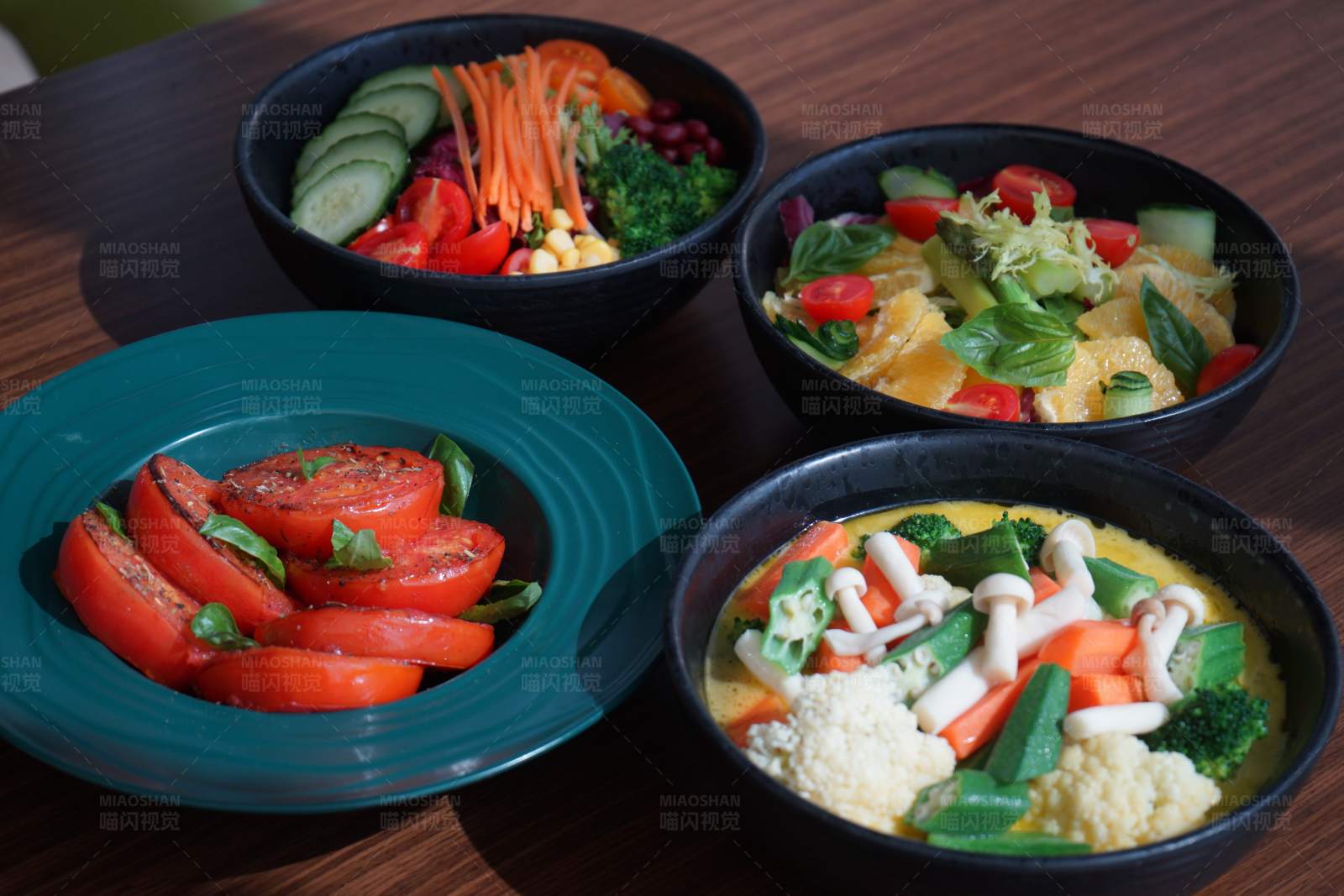 五彩蔬菜碗图片