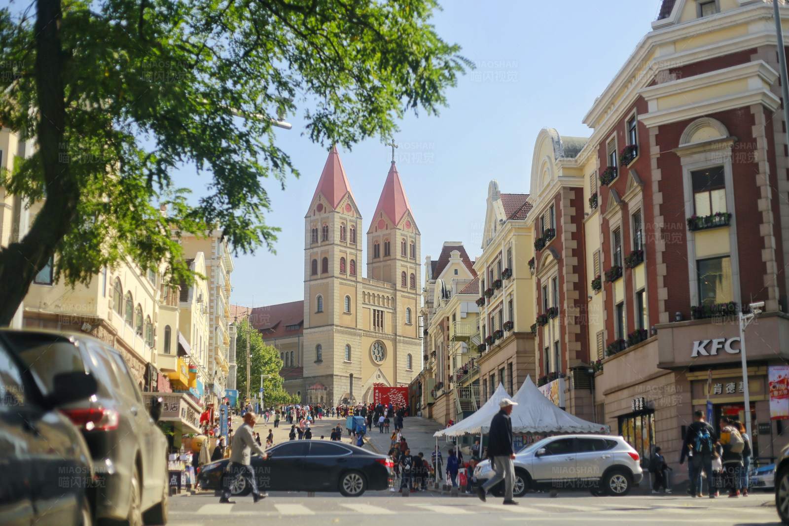 城市街景与历史建筑图片