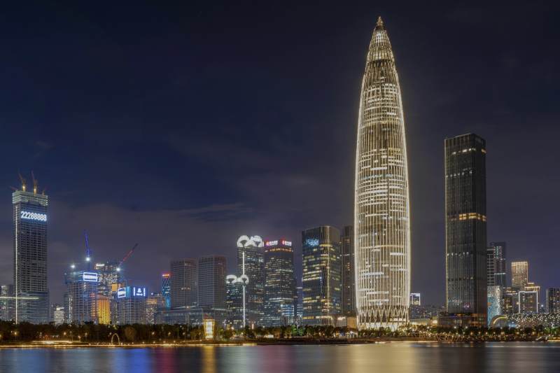 深圳人才公园春笋大厦夜景图片