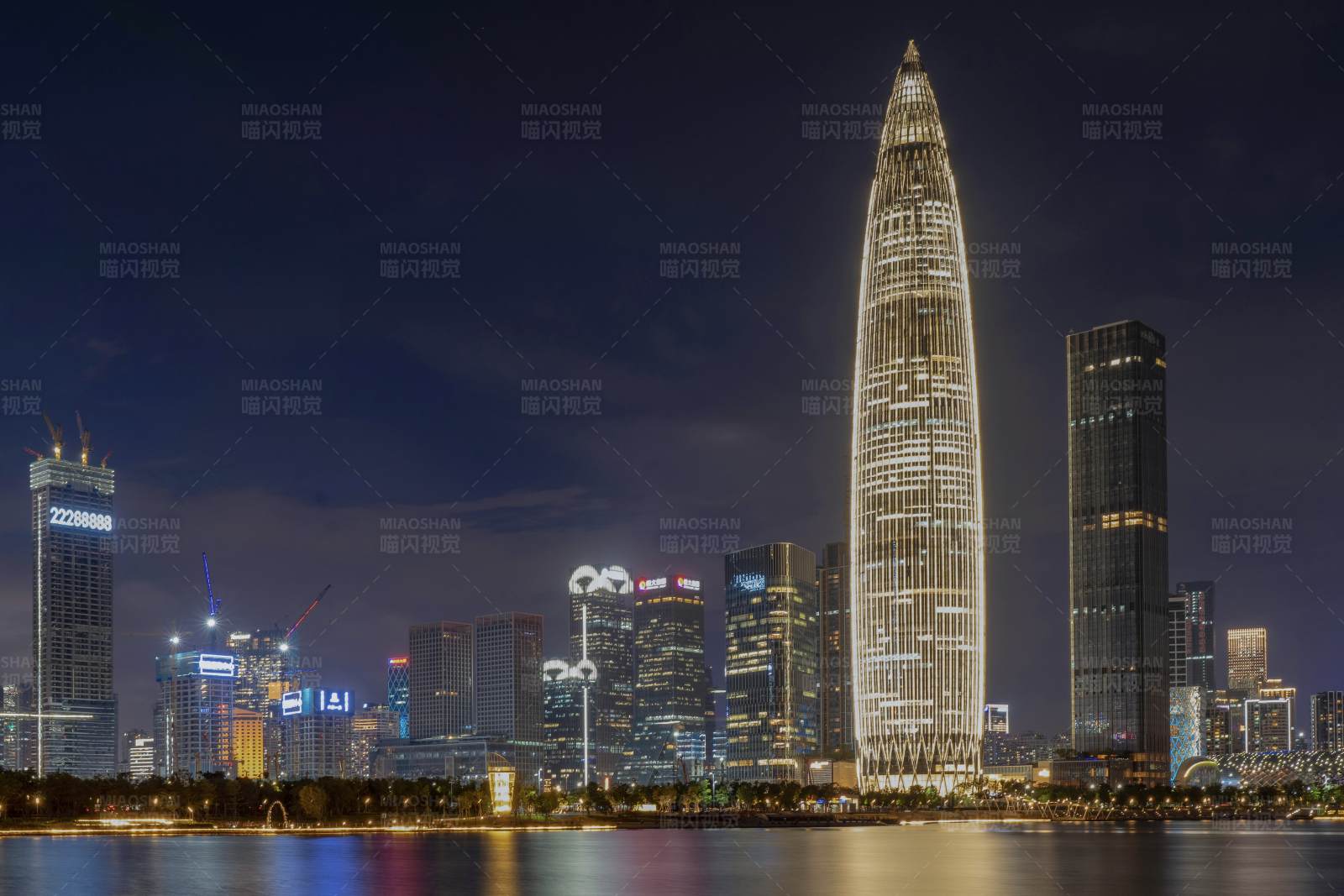 深圳人才公园春笋大厦夜景图片