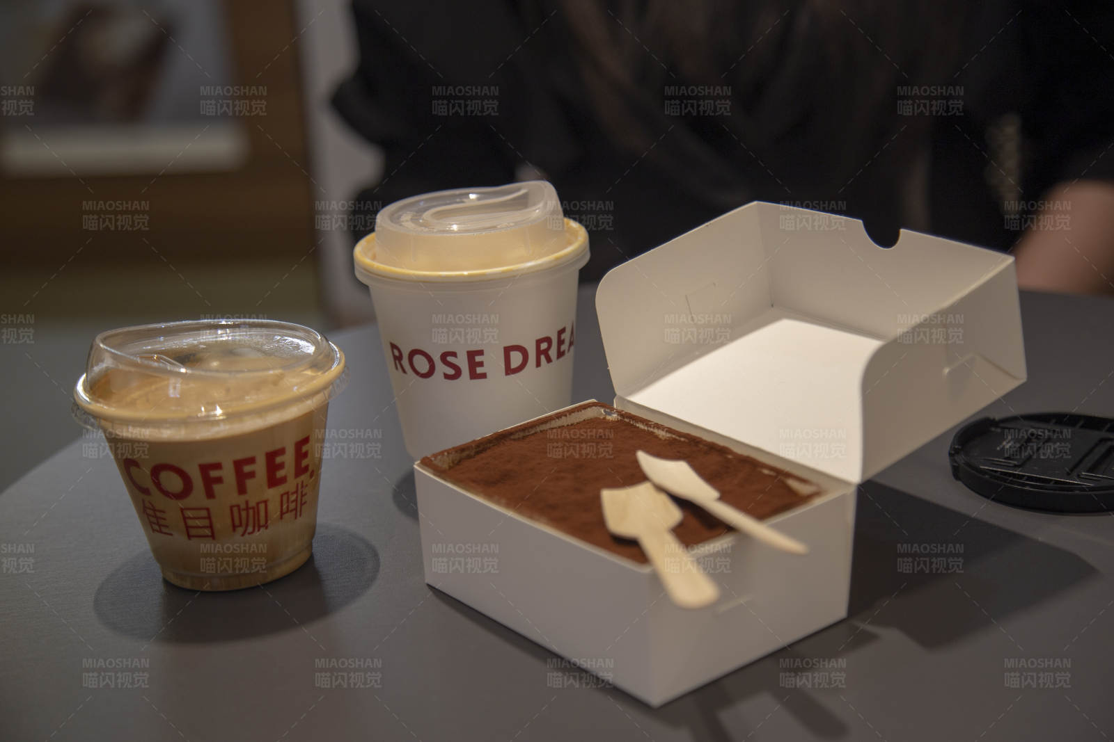 咖啡与甜点的完美搭配图片