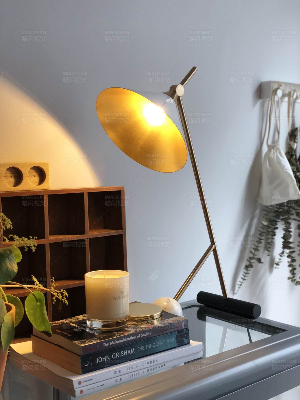 温馨书桌一角图片