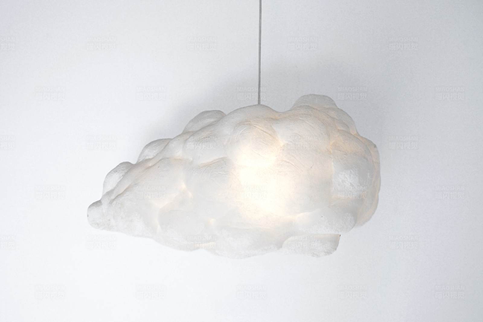 云朵吊灯图片