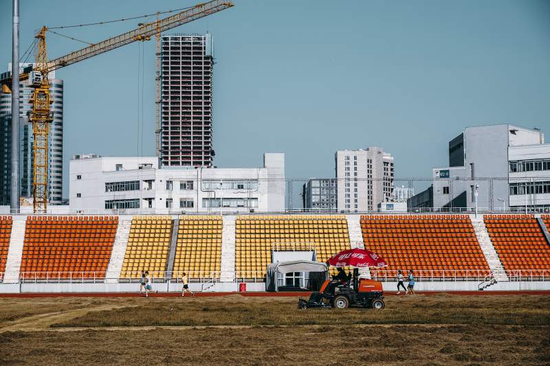 建设中的体育场图片