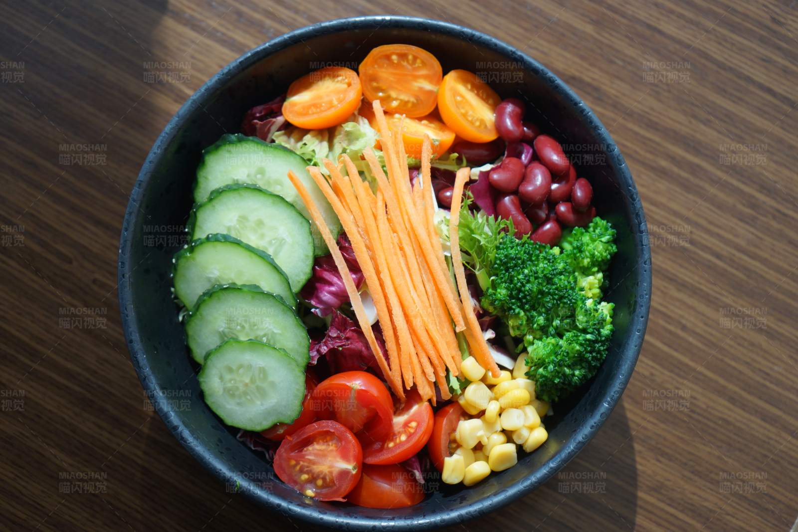 彩虹蔬菜沙拉图片