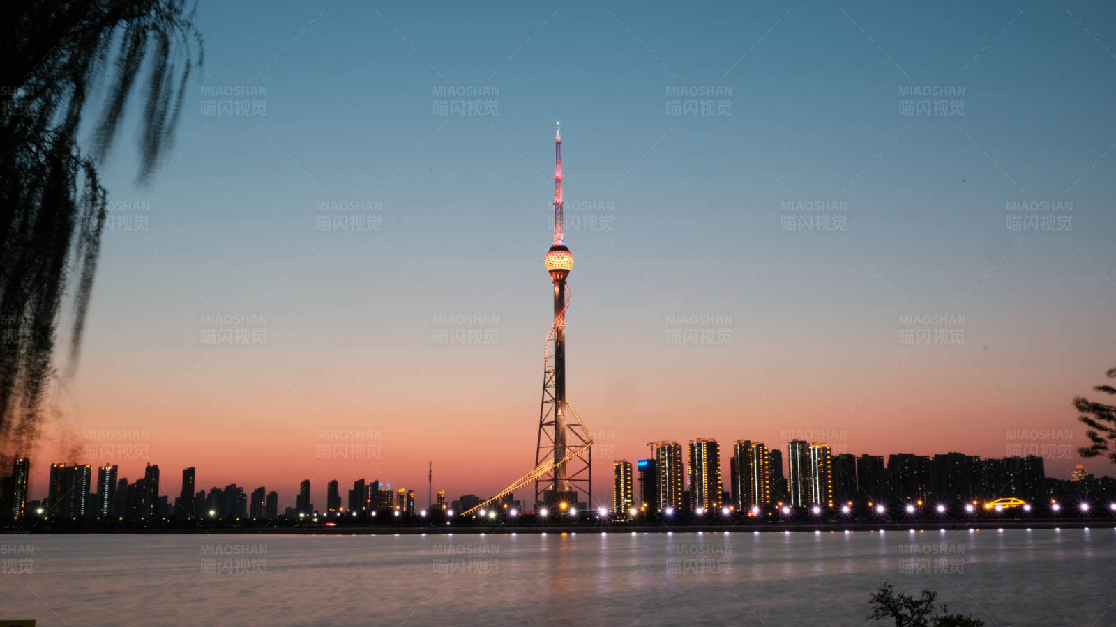 临沂电视塔夜景图片