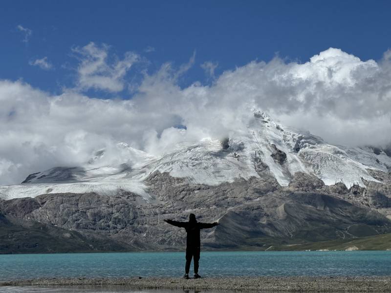 拥抱自然的壮丽图片