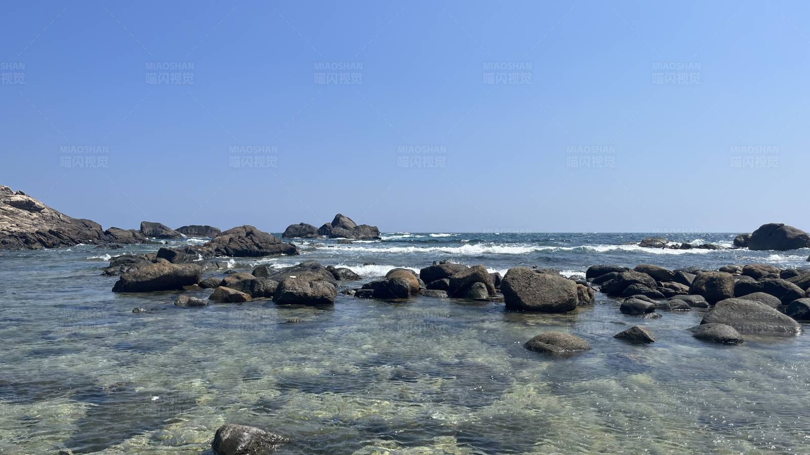 海滨岩石景观图片