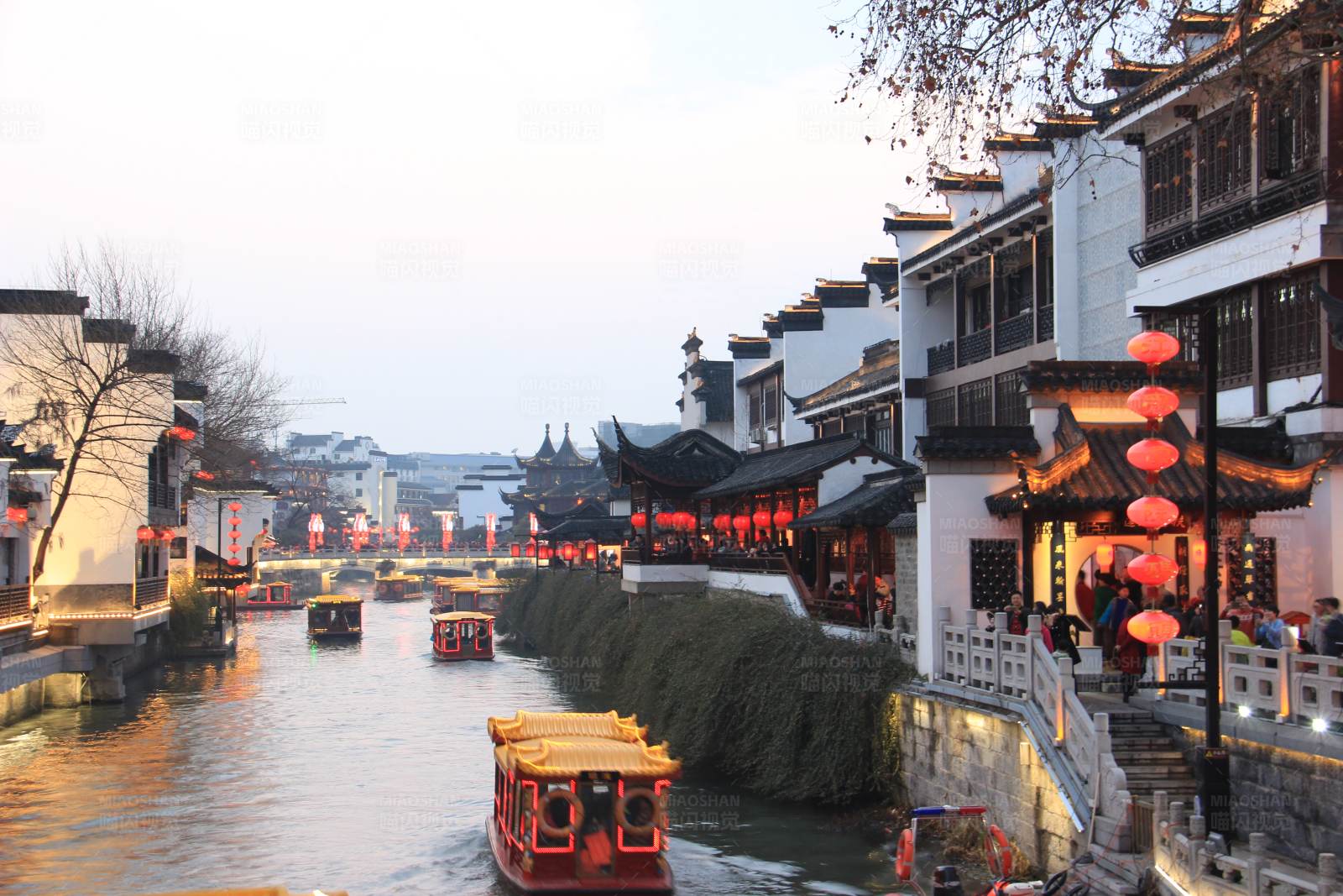 江南水乡夜景图片