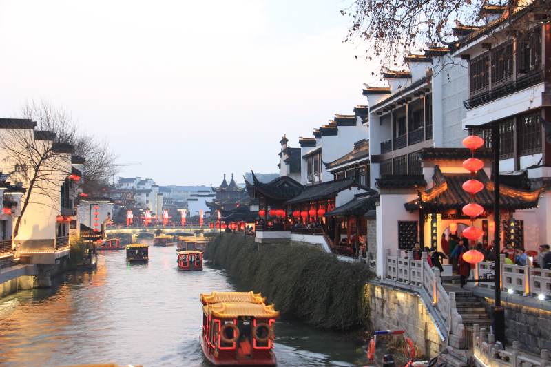 江南水乡夜景图片