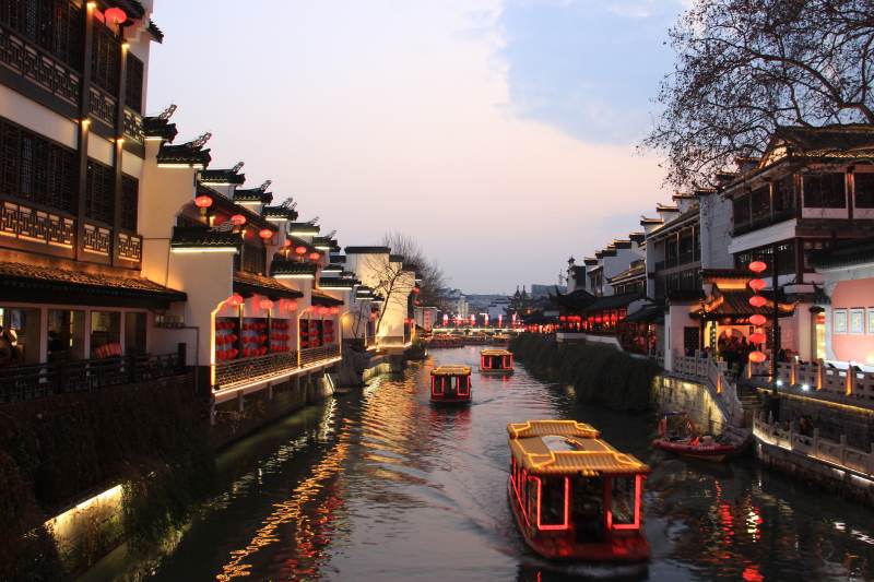 江南水乡夜景图片