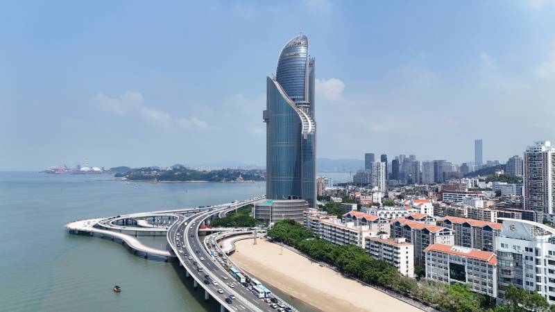 海滨城市地标建筑图片