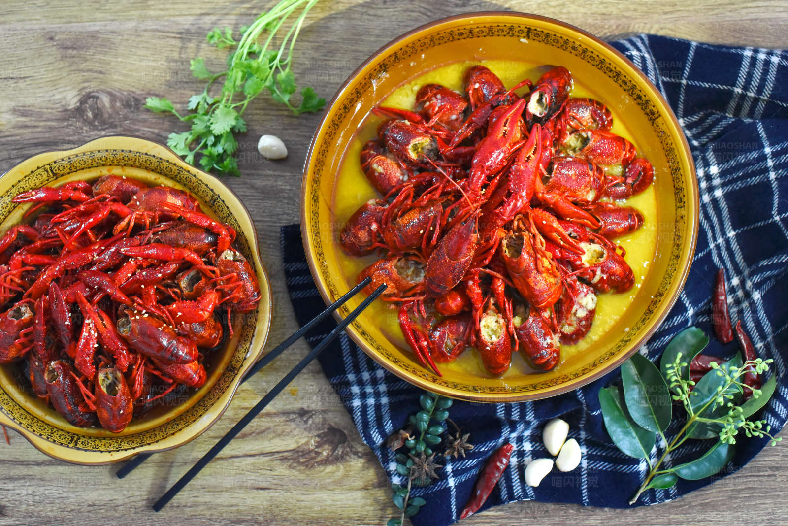 美味小龙虾双拼图片