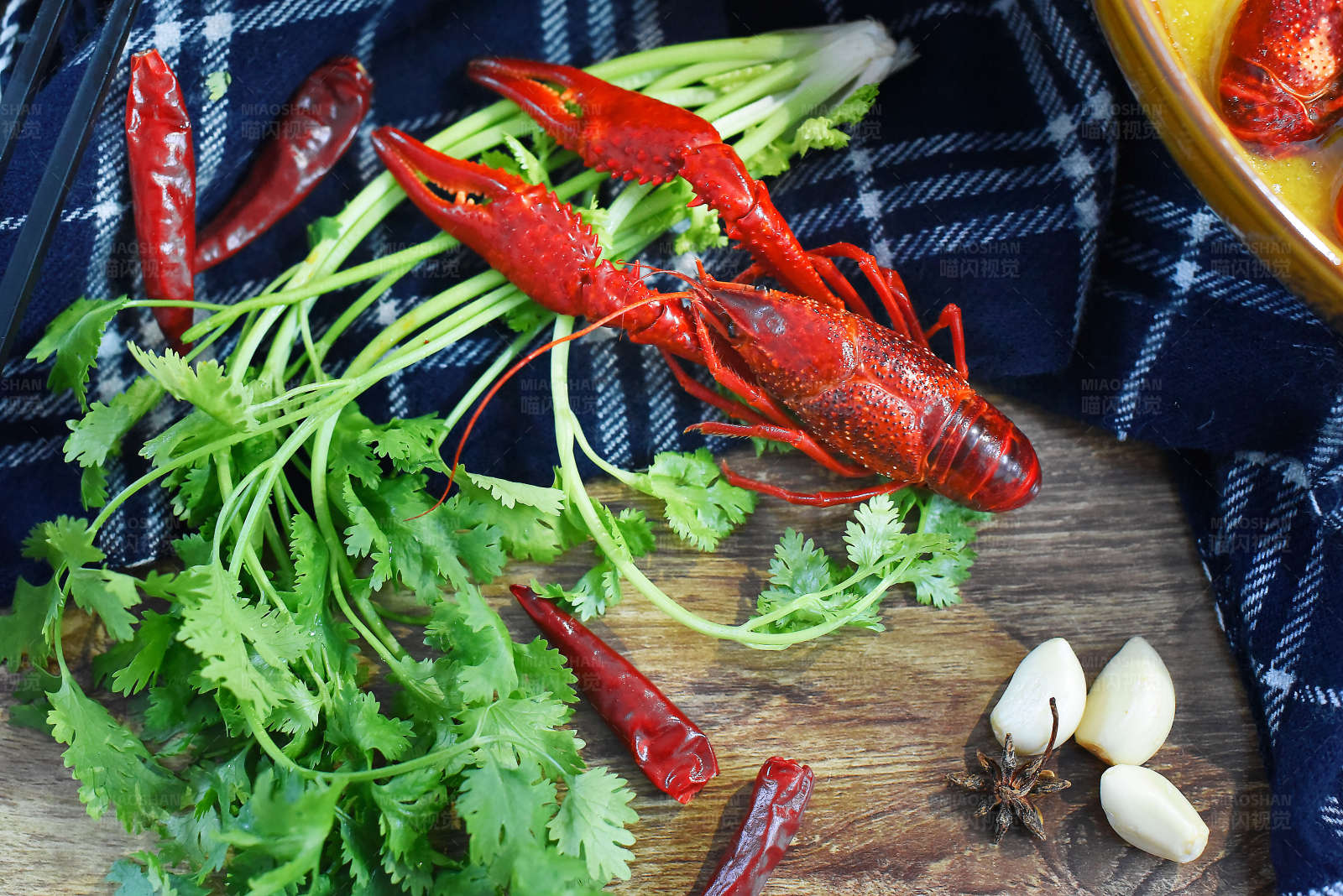 香菜辣椒小龙虾图片