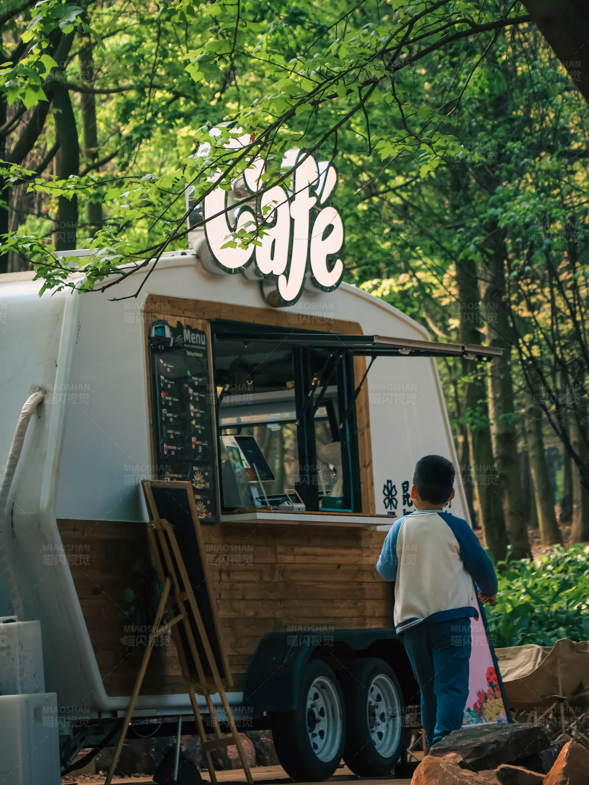 森林咖啡车图片