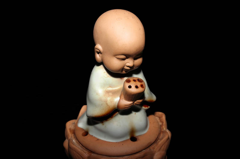 小沙弥陶瓷雕像图片