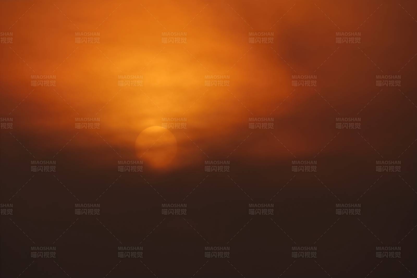 夕阳西下 余晖映天图片