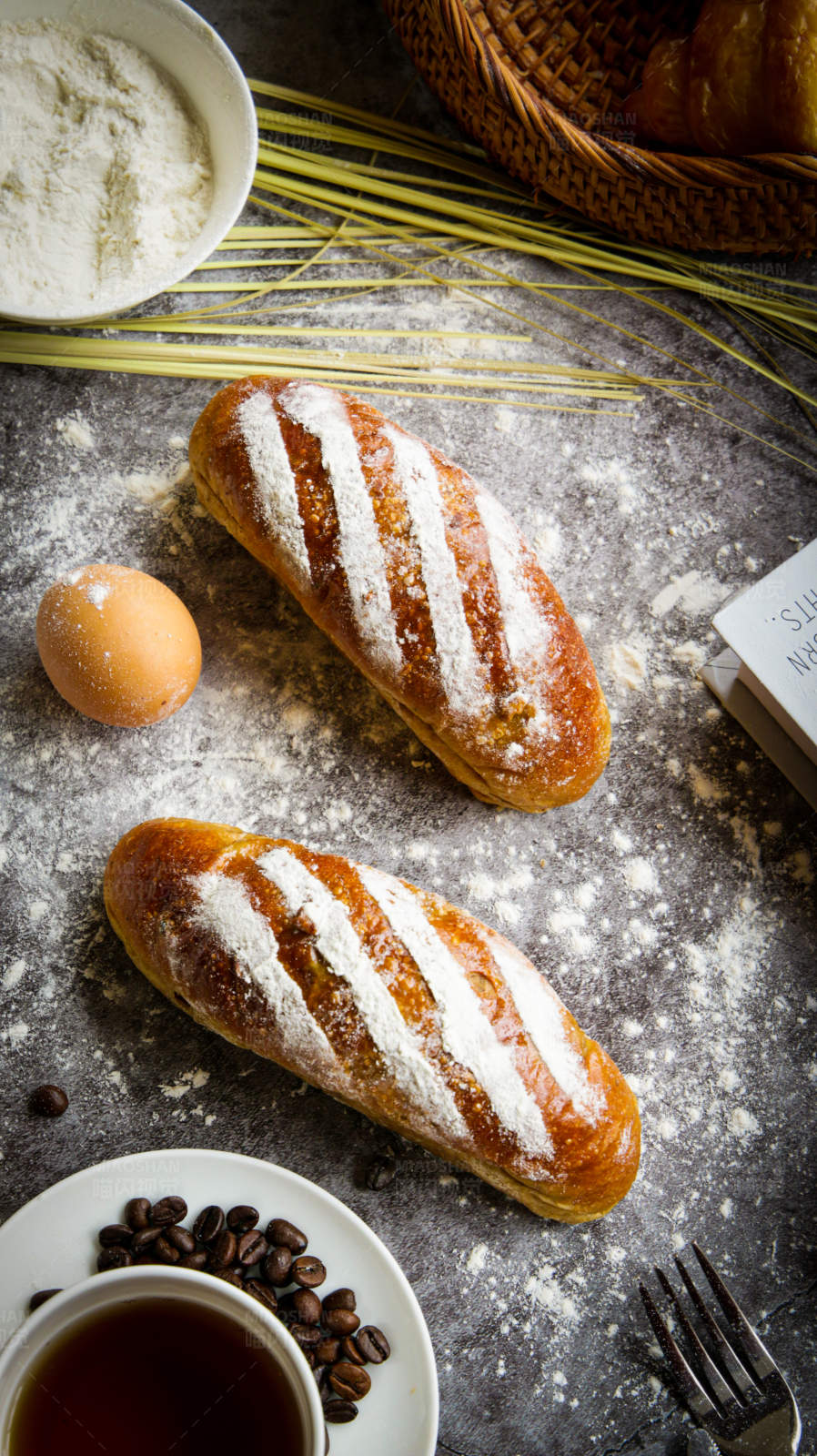 面包与咖啡的早餐搭配图片