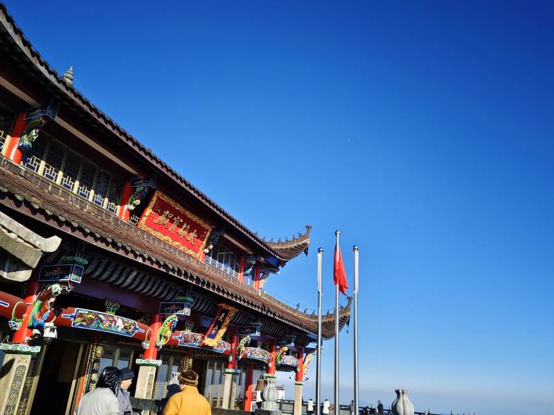 古建筑与蓝天图片