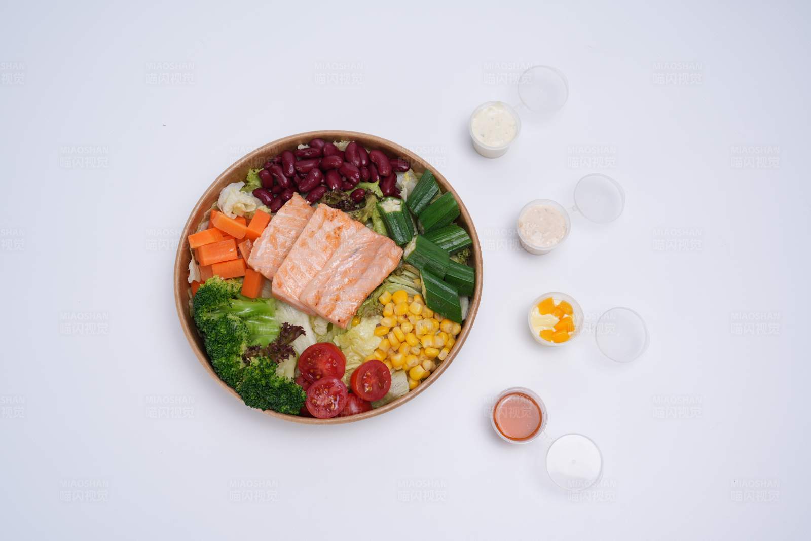 三文鱼蔬菜沙拉图片